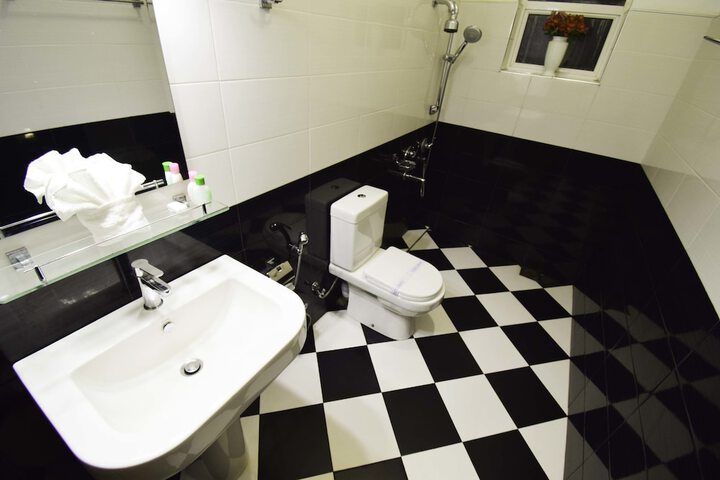 Room 19 of 25
