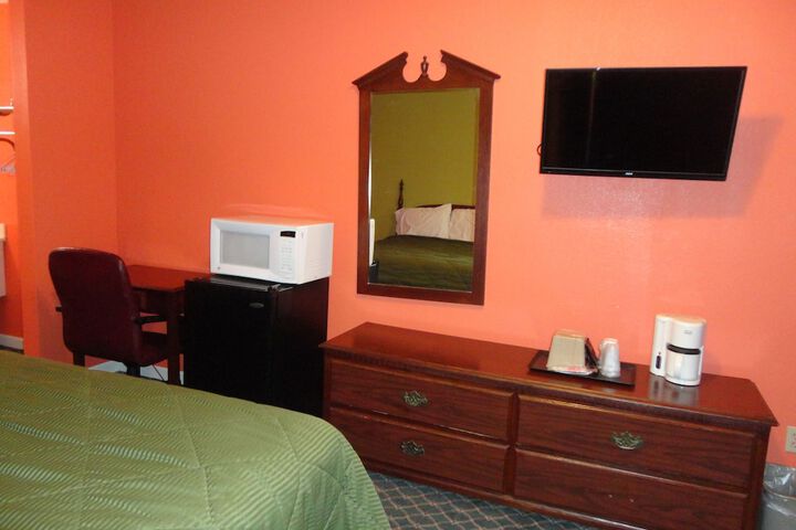 Room 4 of 23