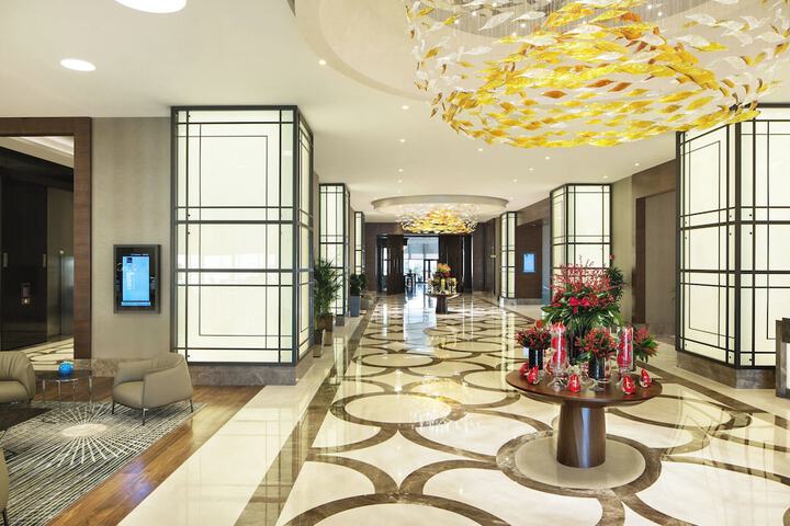 Entrance & Lobby