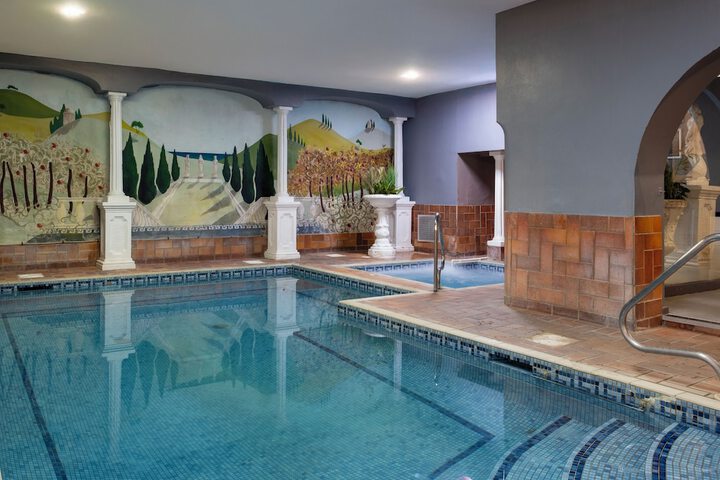 Pool Hotel