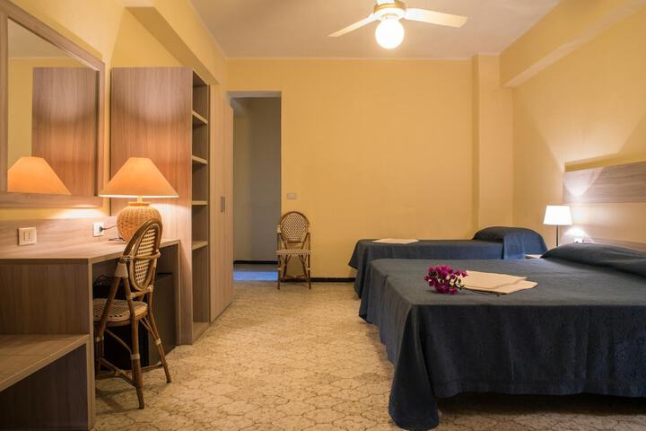 Room 15 of 40