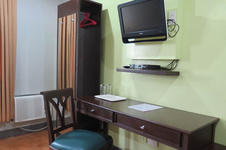 Room 20 of 28