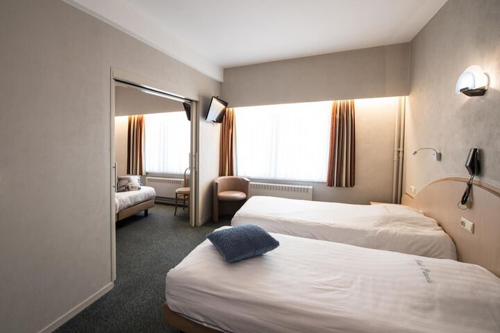 Room 21 of 50