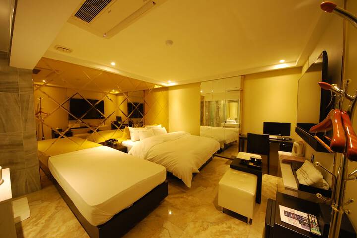 Room 14 of 44