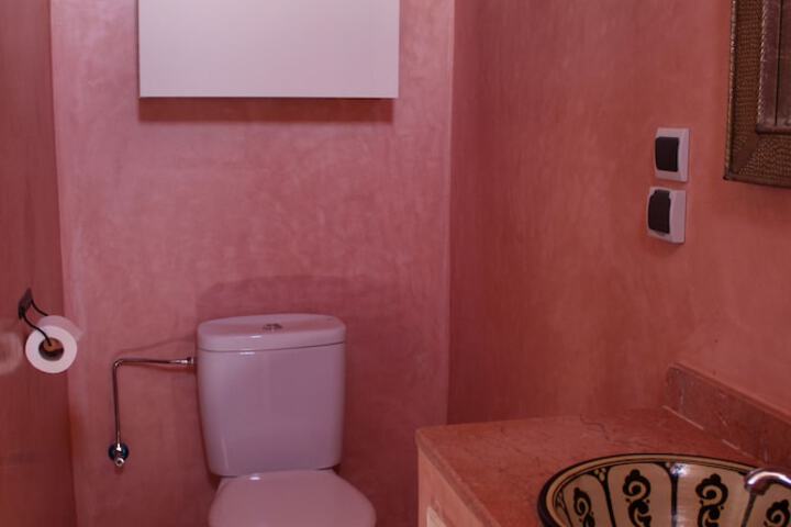 Room 13 of 30