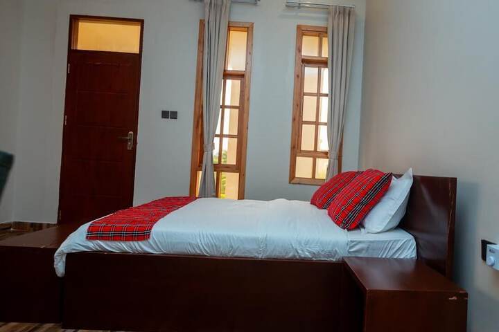Room 3 of 28
