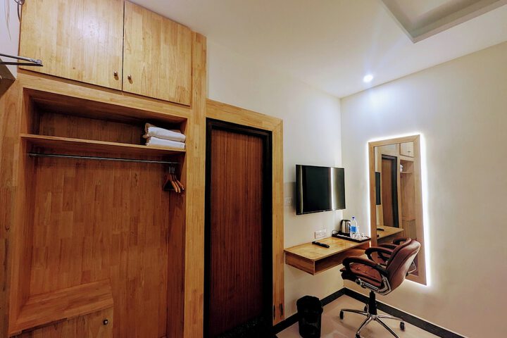 Room 16 of 52