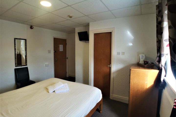 Room 47 of 102