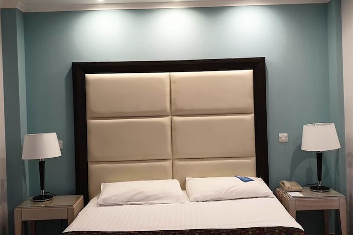 Room 17 of 65