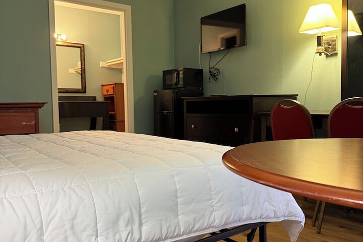 Room 15 of 28