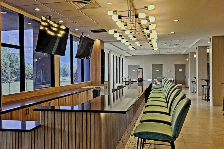 Lobby lounge