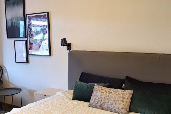 Room 16 of 140