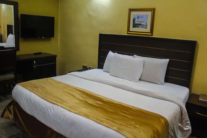 Room 8 of 49
