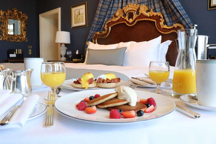 Breakfast/Coffee Service 83 of 98