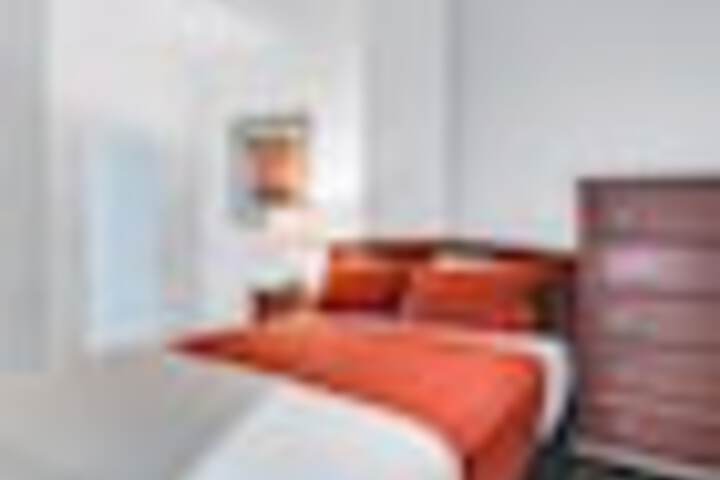 Room 8 of 516
