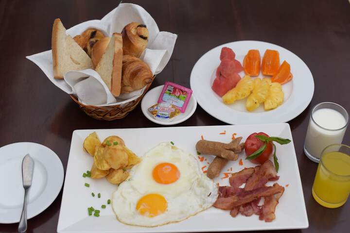 Breakfast/Coffee Service 53 of 73