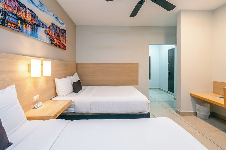 Room 3 of 44