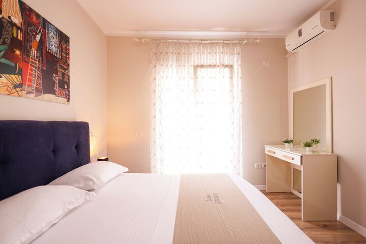 Room 32 of 162