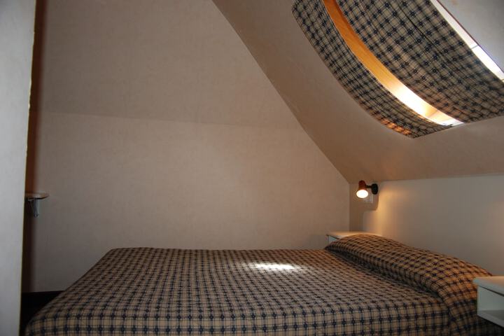 Room 4 of 44