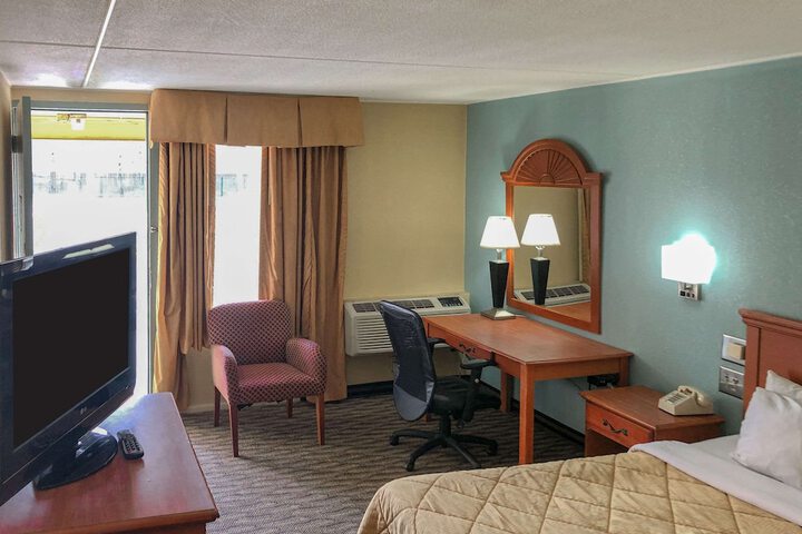 1 Double Bed Accessible (3 of 20)