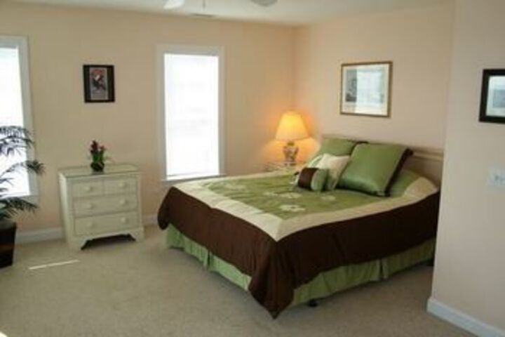 Room 4 of 13