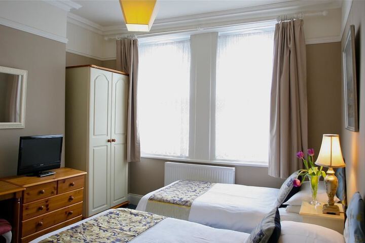 Room 2 of 19