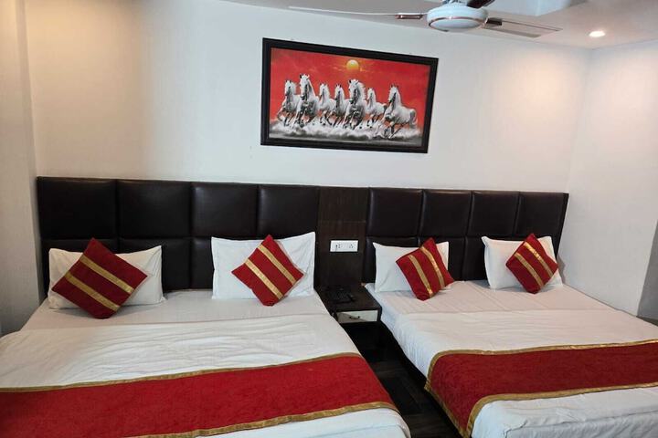 Room 11 of 21