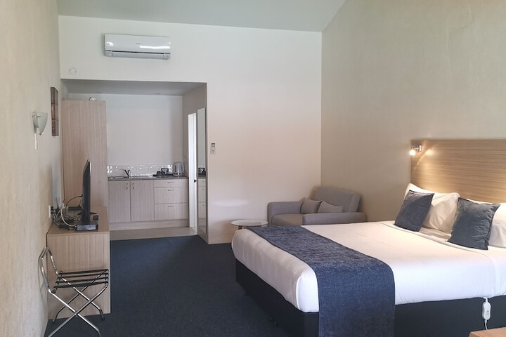 Room 32 of 58