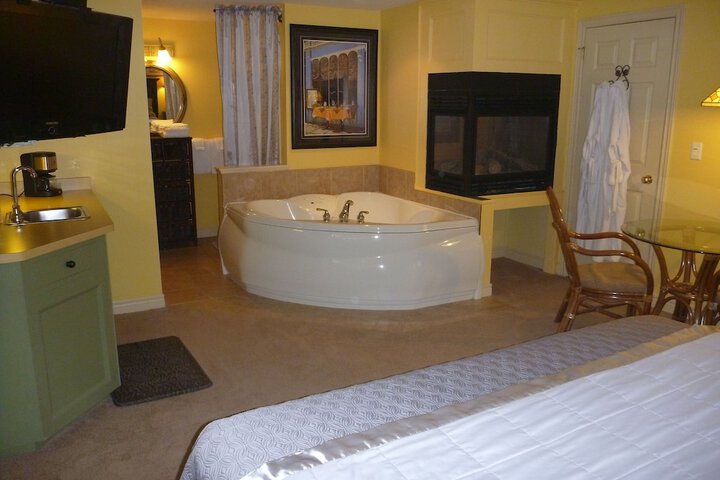 Room 13 of 23
