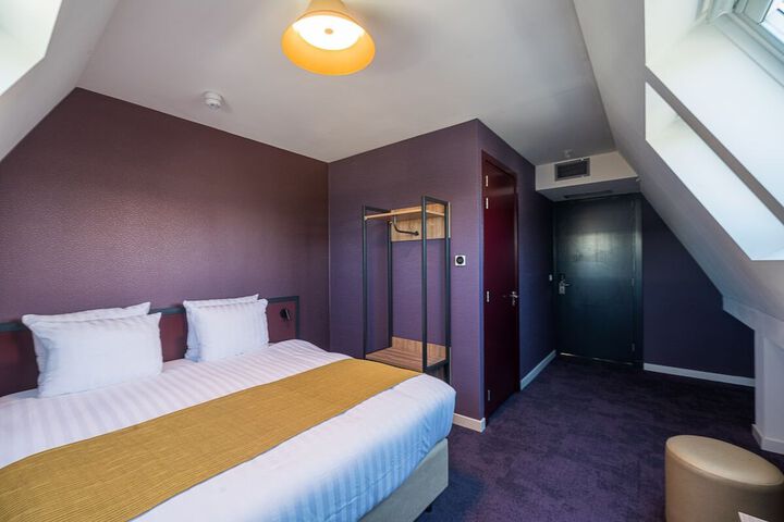 Room 3 of 17