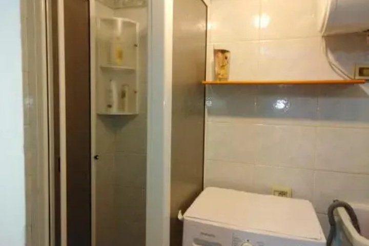 Room 7 of 10