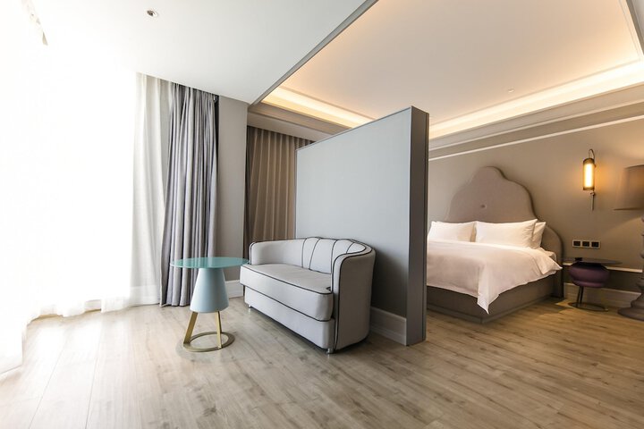 Room 2 of 12