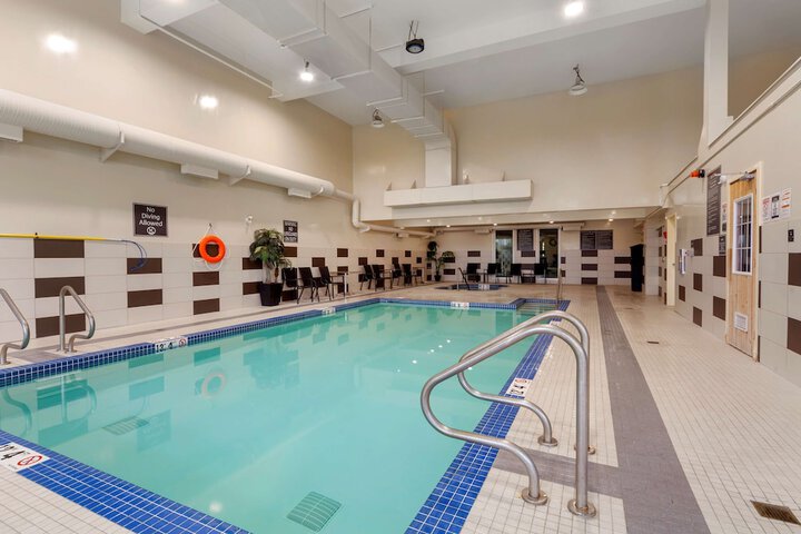 Pool 41 of 65