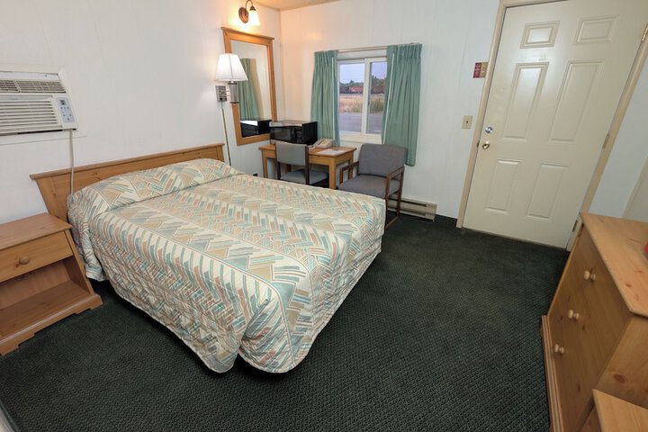 Room 4 of 84