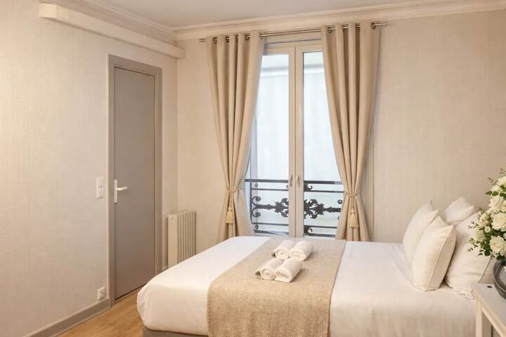 Room 4 of 49