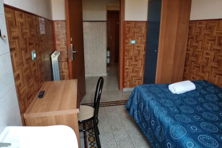 Room 43 of 79