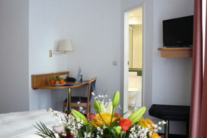 Room 17 of 32