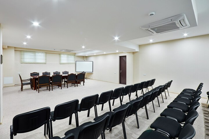 Business Center 63 of 75