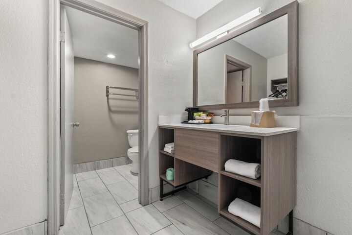 Bathroom amenities
