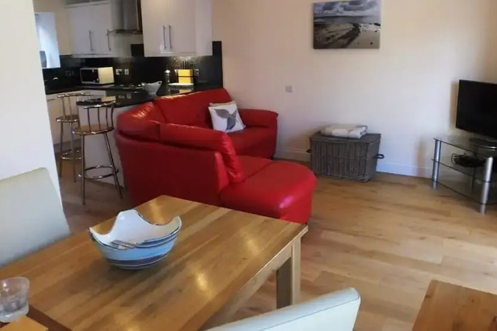 Room 4 of 15