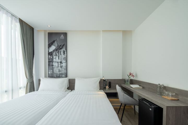 Room 19 of 42