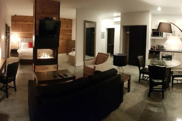 Deluxe Studio Suite Multiple Beds (7 of 20)
