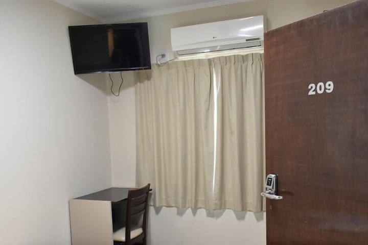 Room 17 of 64