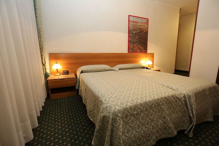 Room 45 of 86