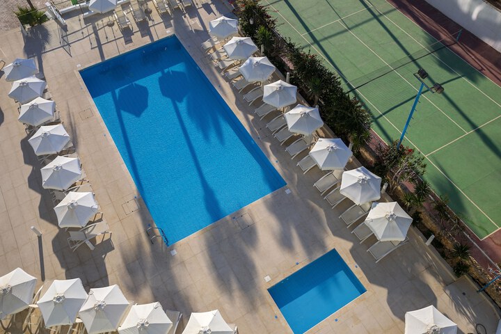 Pool Hotel