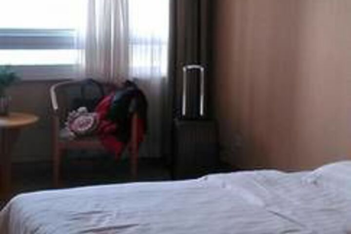 Room 29 of 70