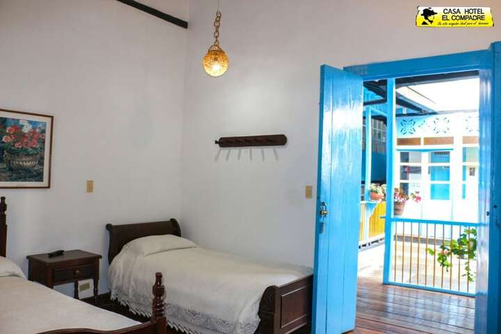 Room 13 of 33
