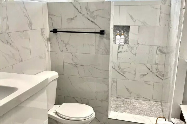 Room 16 of 34