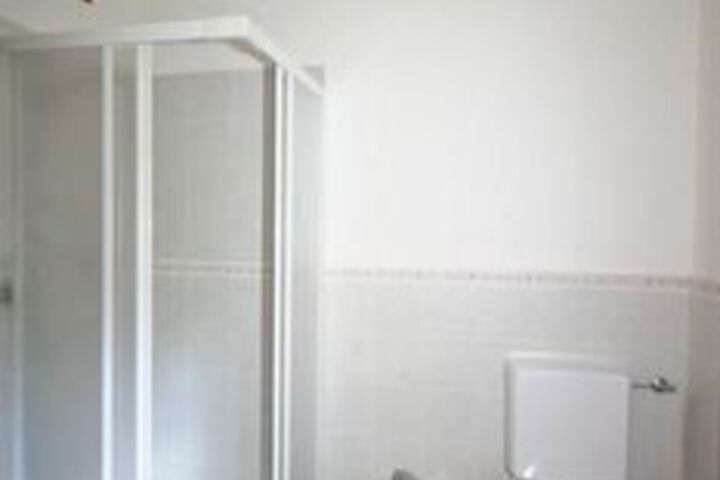 Room 2 of 41