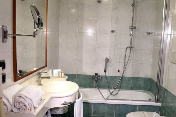 Room 20 of 59